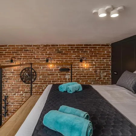 Atelier Apartment