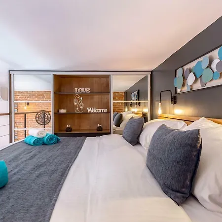 Atelier Apartment