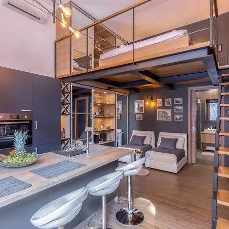Atelier Apartment